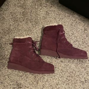 BearPaw Burgundy Swede lace up boots